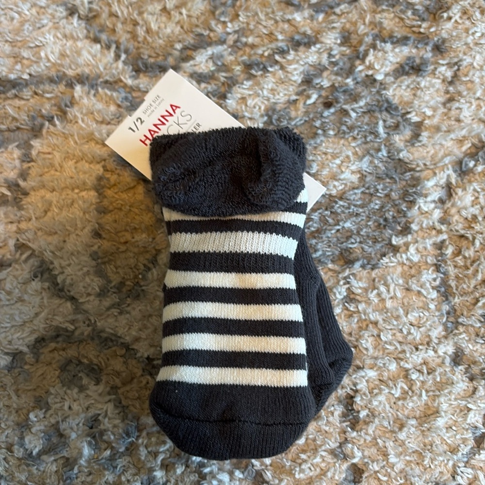 *NWT * Hanna Andersson socks * 2 pairs * 1/2 shoe size